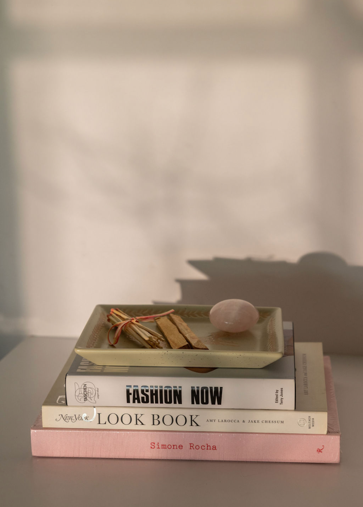 CAPA FINA: CURATED 004