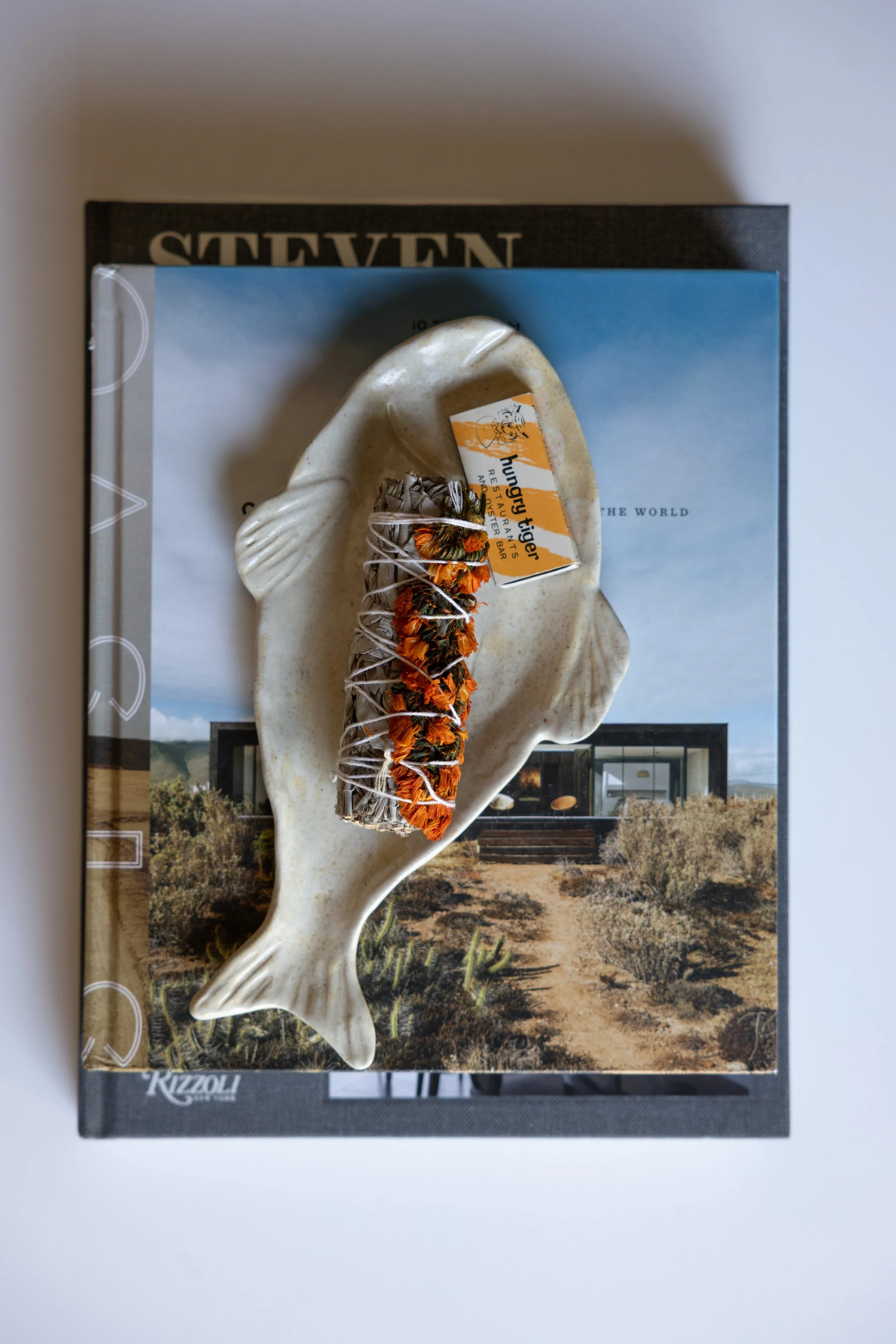 CAPA FINA: CURATED 008 view 2